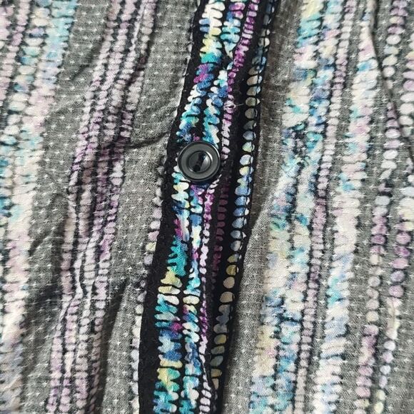 Northern Reflections Size Large 100% Rayon Button Down Top - Picture 9 of 9